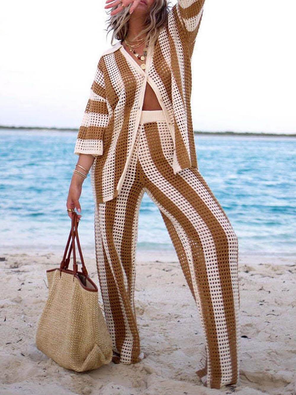 Ensemble chemise ample à rayures et col en V ajouré à la mode avec pantalon à jambes larges