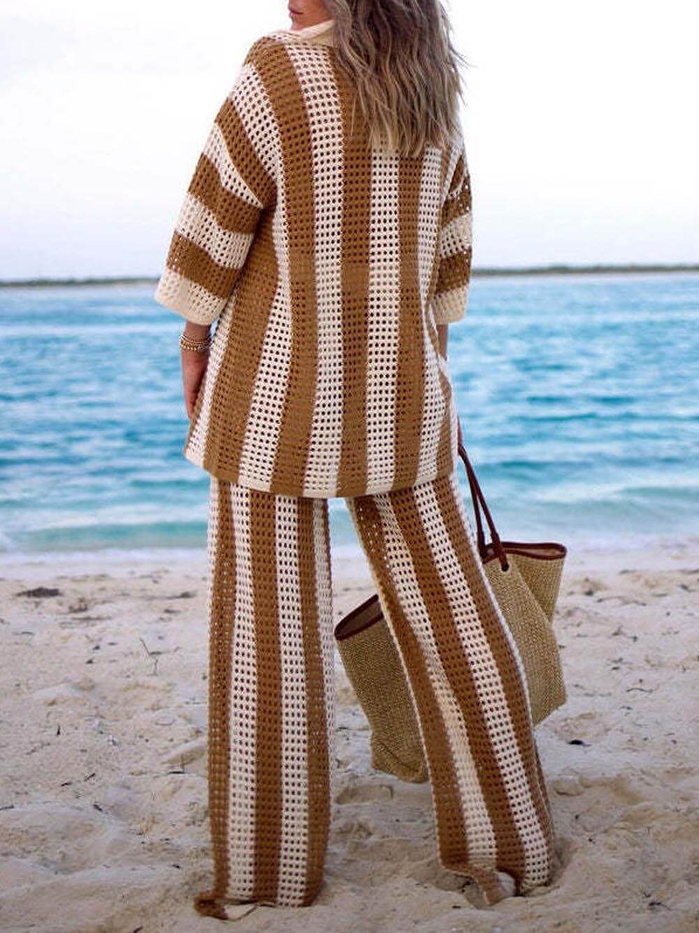 Ensemble chemise ample à rayures et col en V ajouré à la mode avec pantalon à jambes larges