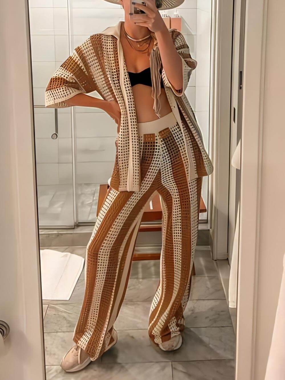 Ensemble chemise ample à rayures et col en V ajouré à la mode avec pantalon à jambes larges
