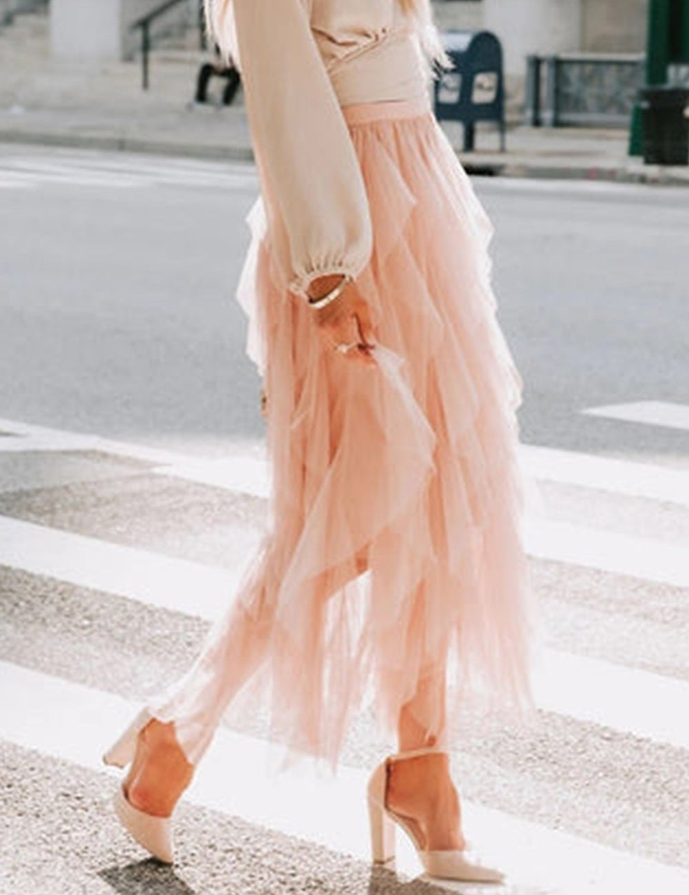 1_0000__-04_0000__-06-_-_-_-_.psd_0000_BabyPinkMeshTulleMidiSkirt_2.jpg