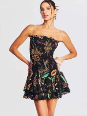 Vestido Mini com Corpete Elástico Franzido e Renda