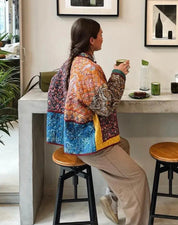 Casaco Acolchoado Multicolor com Estampa de Padrão Étnico