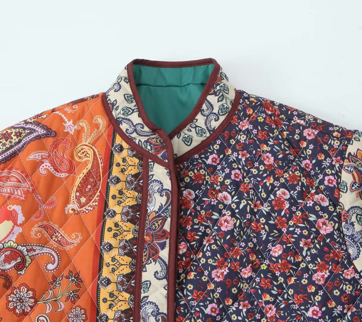 Casaco Acolchoado Multicolor com Estampa de Padrão Étnico