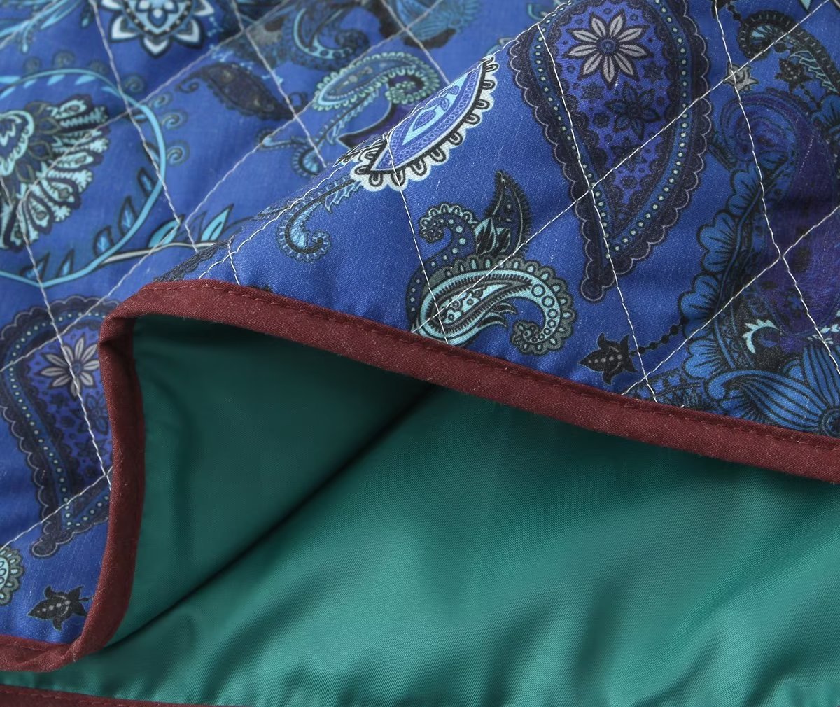 Casaco Acolchoado Multicolor com Estampa de Padrão Étnico
