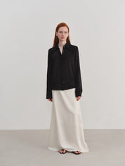 Chemise à manches longues en satin à col pointu