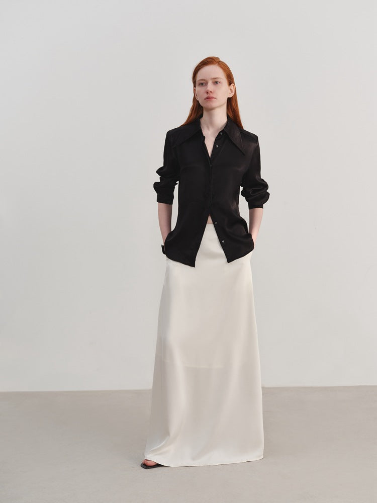 Chemise à manches longues en satin à col pointu