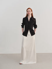 Chemise à manches longues en satin à col pointu