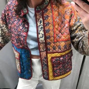 Casaco Acolchoado Multicolor com Estampa de Padrão Étnico