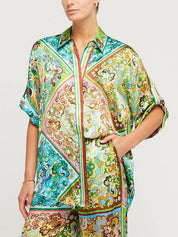 Ensemble deux pièces boutonné en satin imprimé spécial