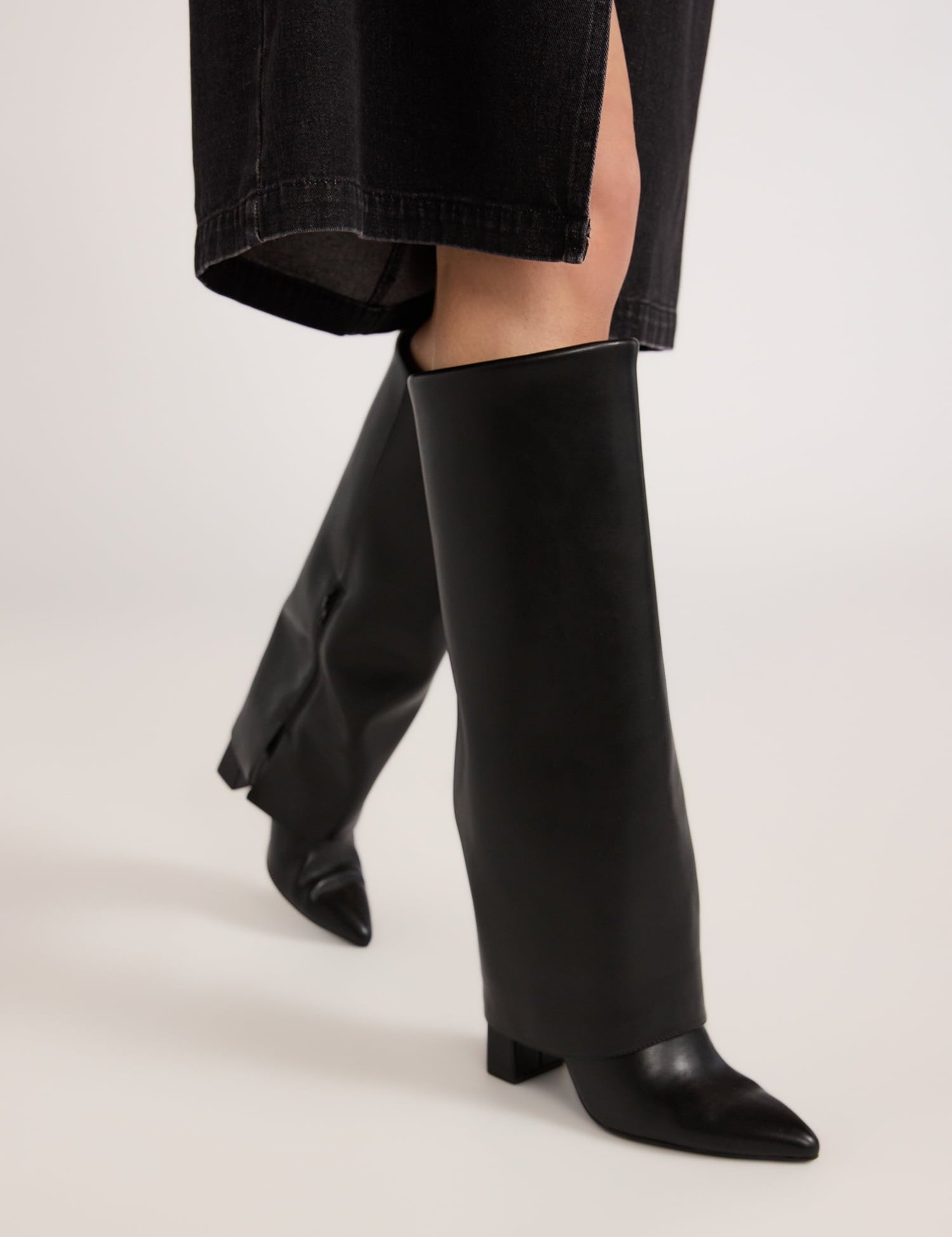 shoe_size-9.5-actual_color-black-shoe_width-medium-05.jpg